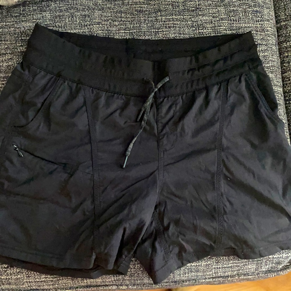 North face shorts size large